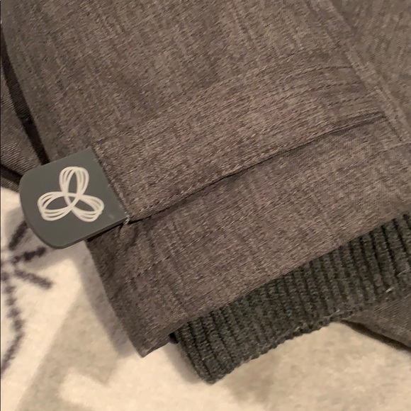 SOLD Tna winter coat - Picture 3 of 10